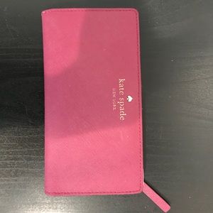 Kate Spade Deep fuchsia wallet